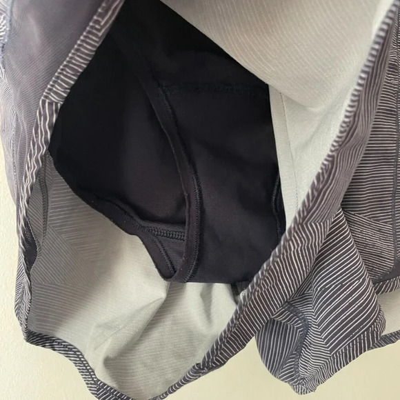 Lululemon Hotty Hot Short II 4" Etch Hail Midnight Navy  Size 8 Tall - Picture 8 of 9